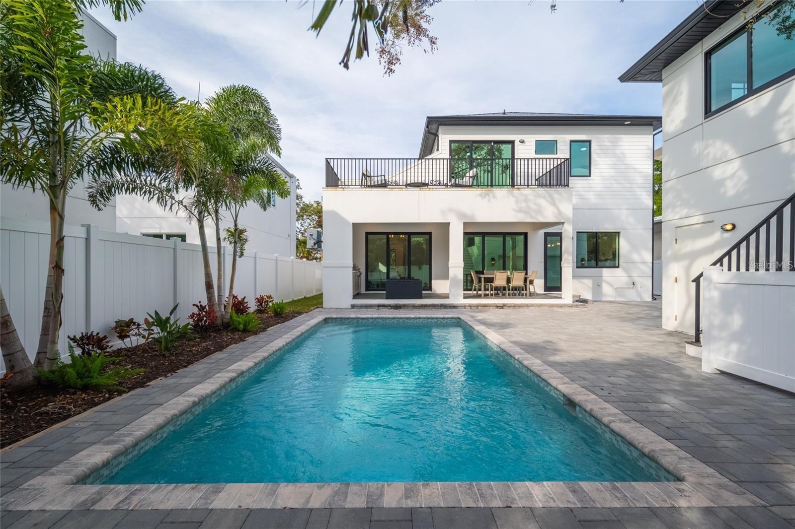 RUSTIC LODGE - Residential