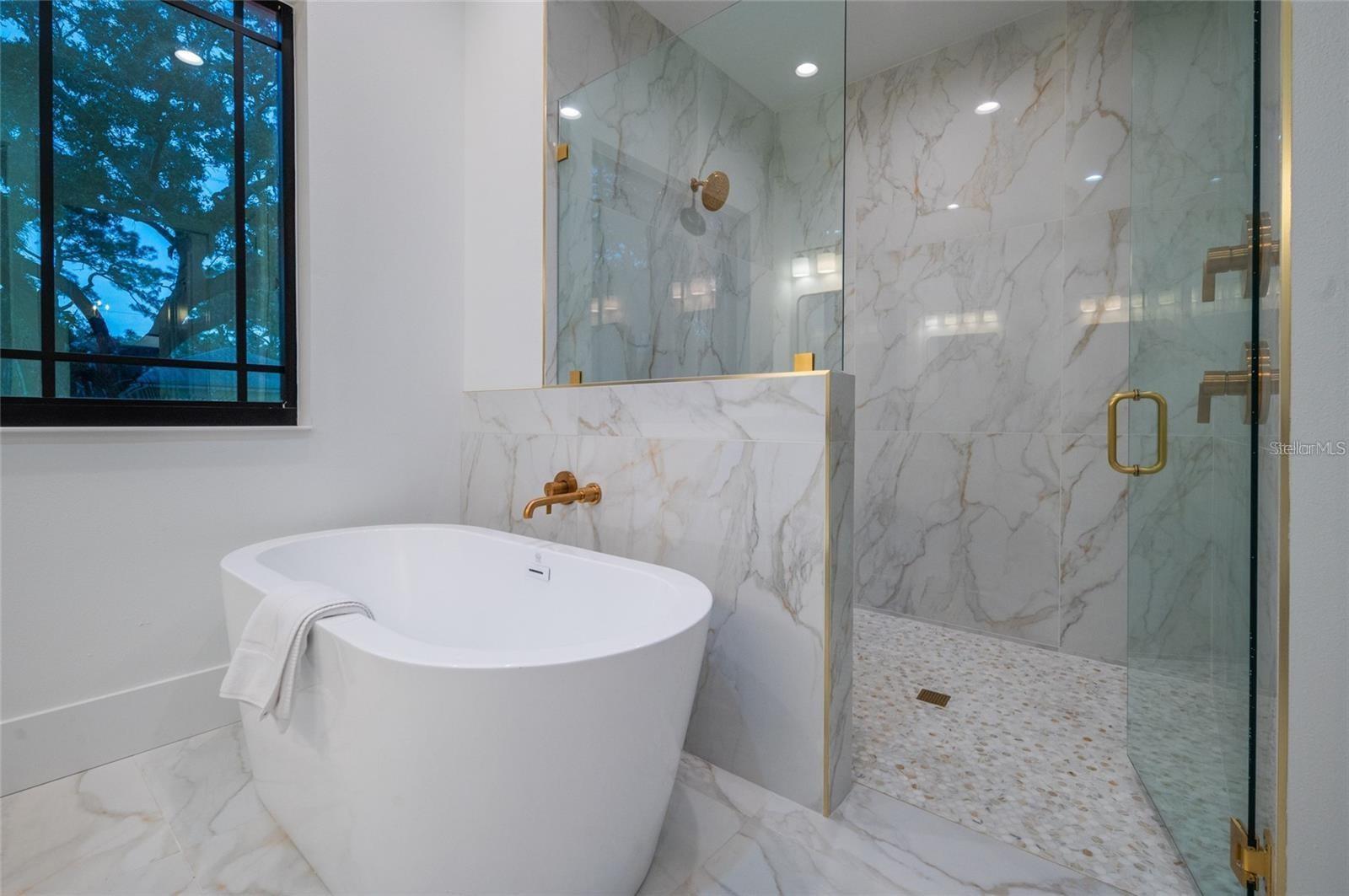 RUSTIC LODGE - Residential