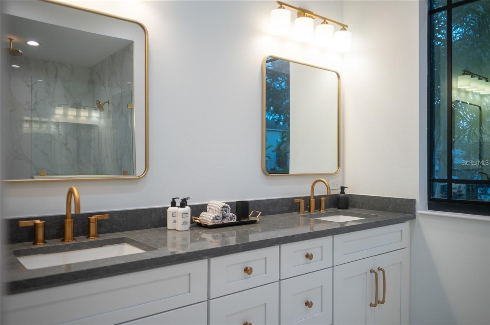 RUSTIC LODGE - Residential