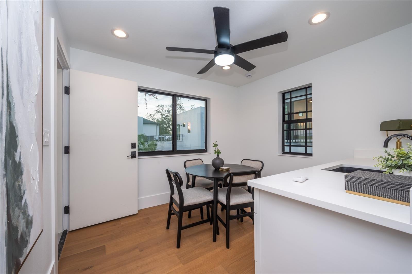 RUSTIC LODGE - Residential