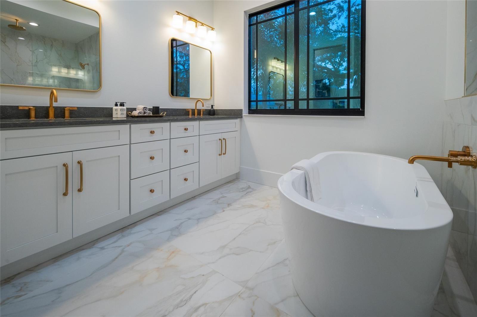 RUSTIC LODGE - Residential