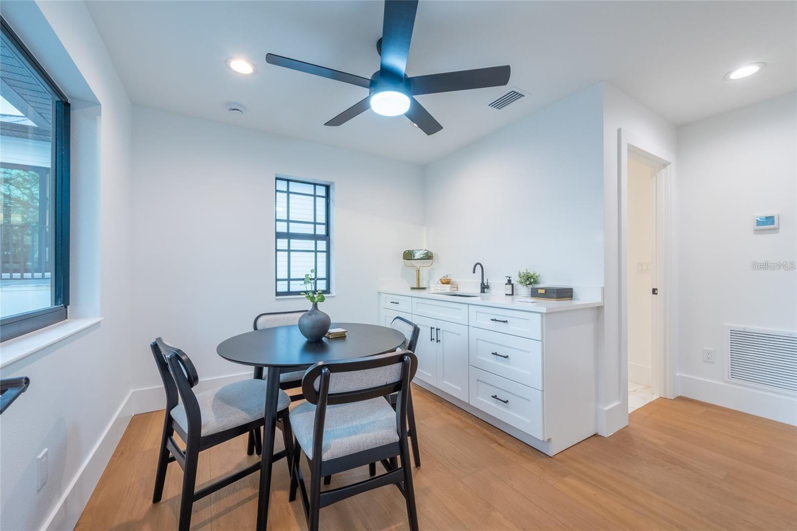 RUSTIC LODGE - Residential