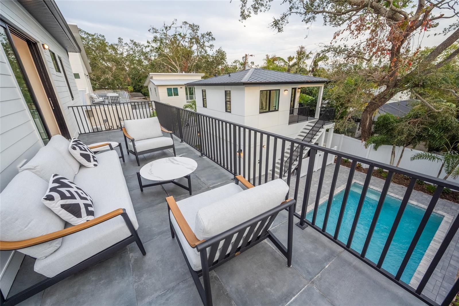 RUSTIC LODGE - Residential