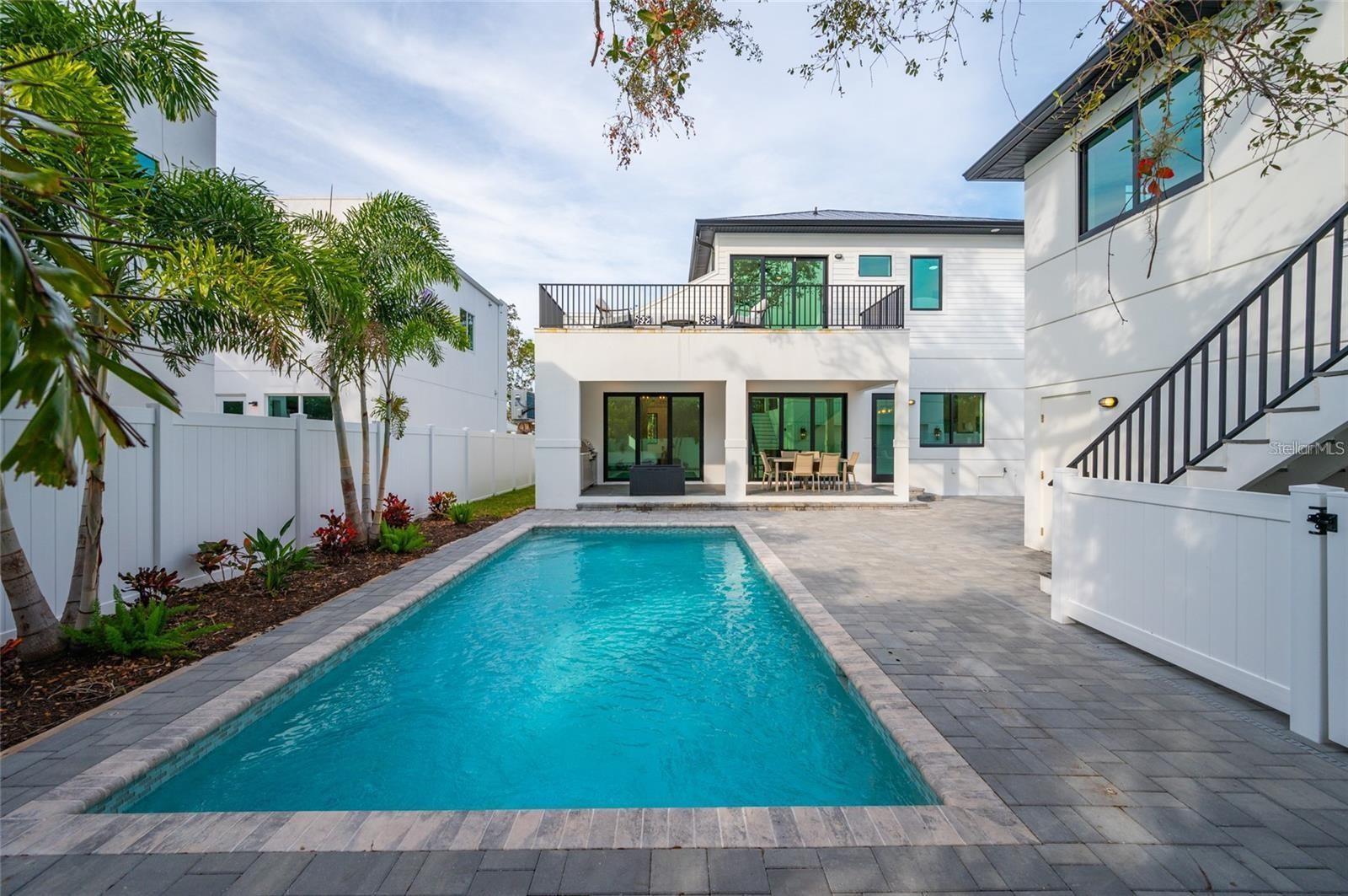 RUSTIC LODGE - Residential