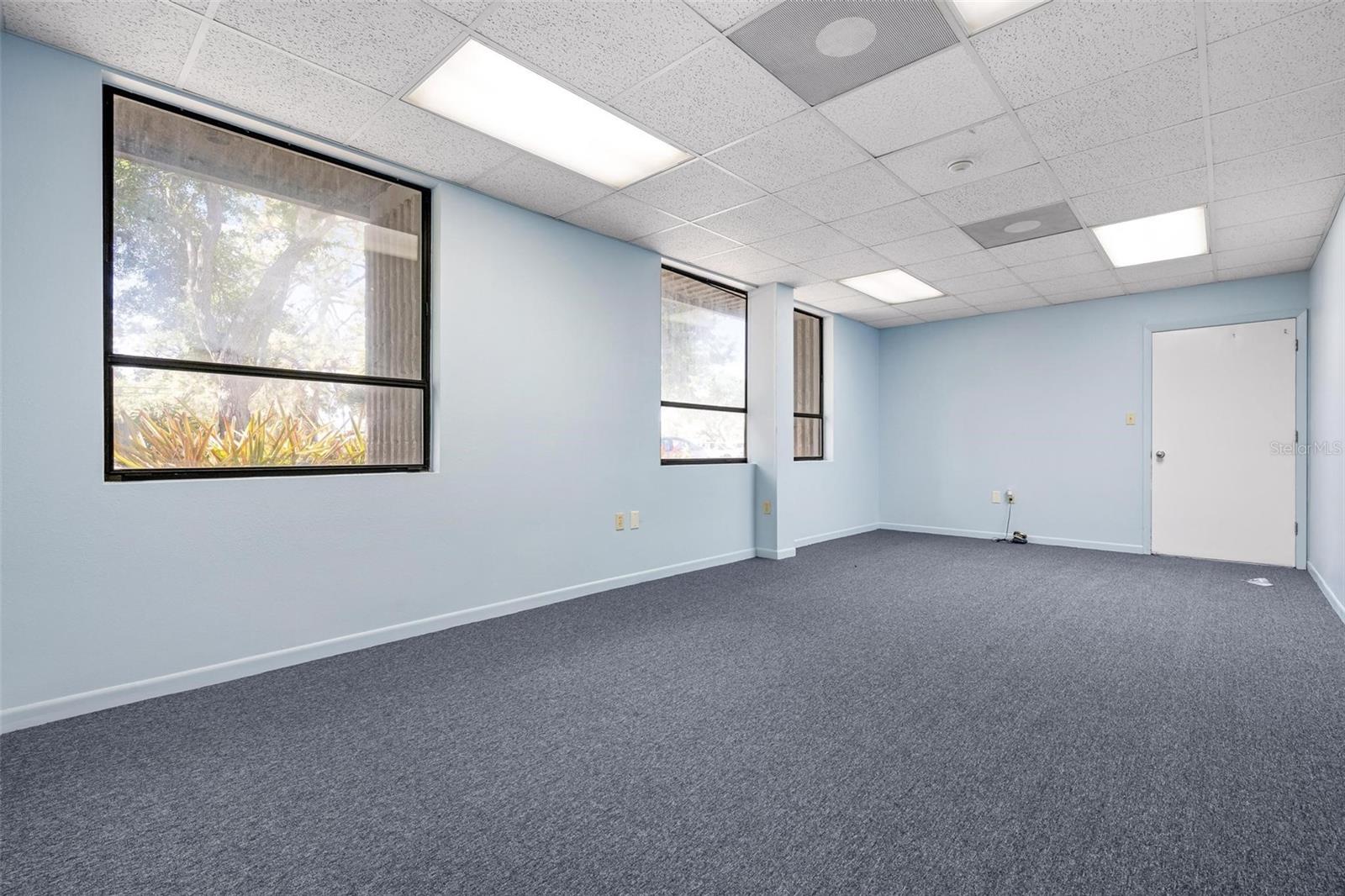 ONECO PARK - Commercial Sale