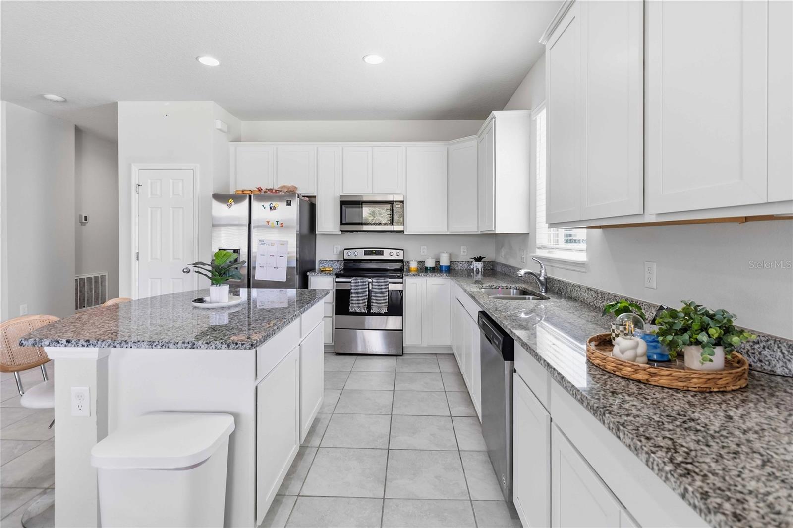 SERENOA VILLAGE 1 PHASE 1A-1 - Residential Lease