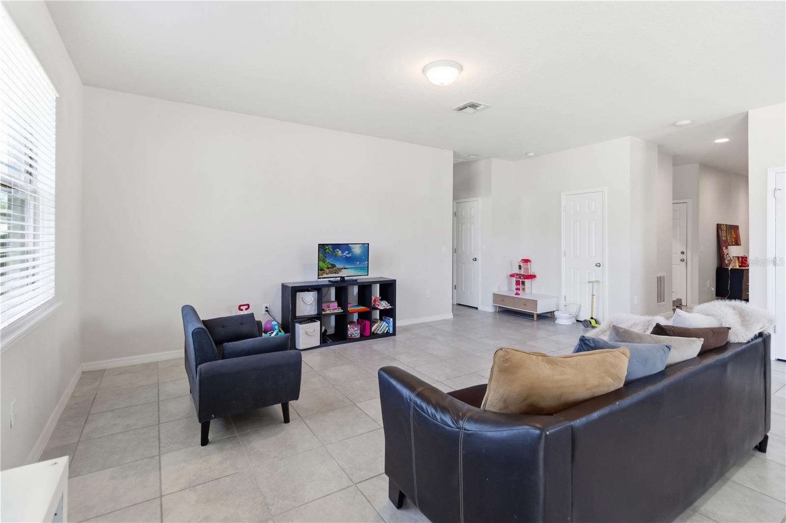 SERENOA VILLAGE 1 PHASE 1A-1 - Residential Lease