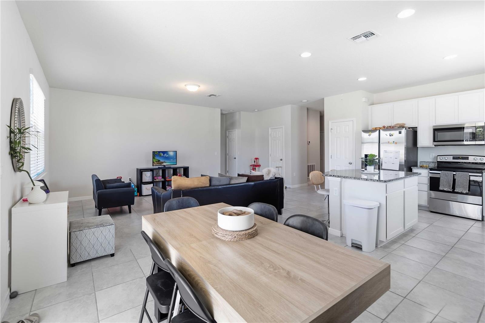 SERENOA VILLAGE 1 PHASE 1A-1 - Residential Lease