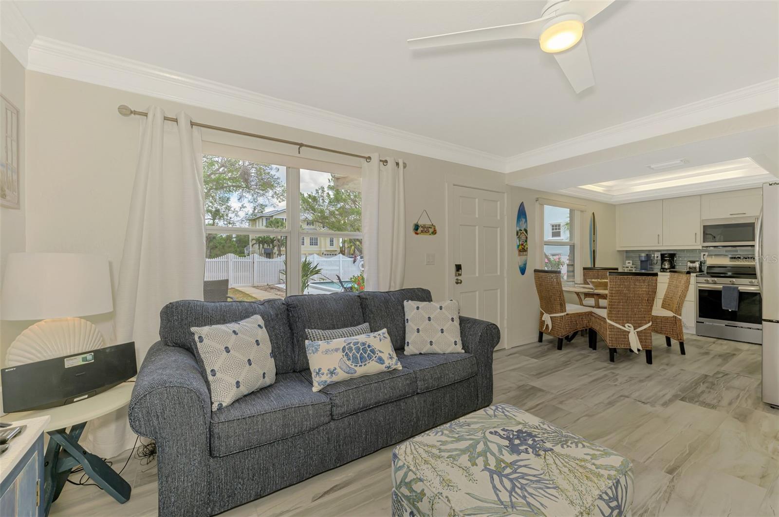 TWIN BANYAN - Residential Lease