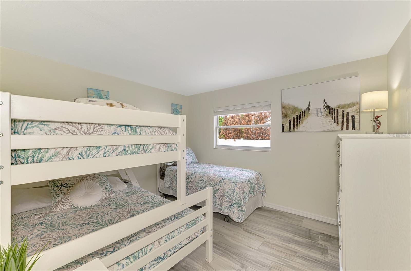 TWIN BANYAN - Residential Lease