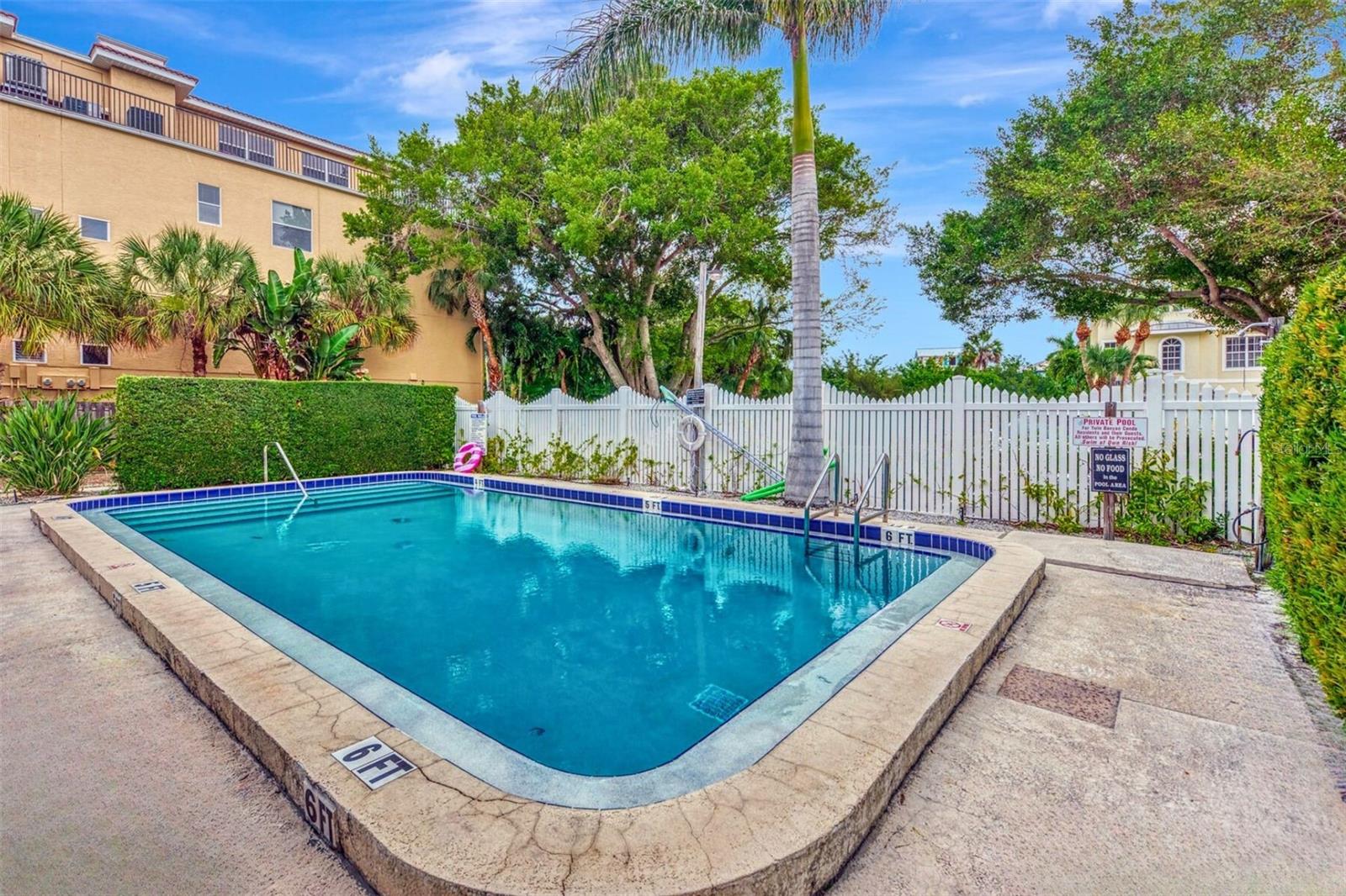 TWIN BANYAN - Residential Lease