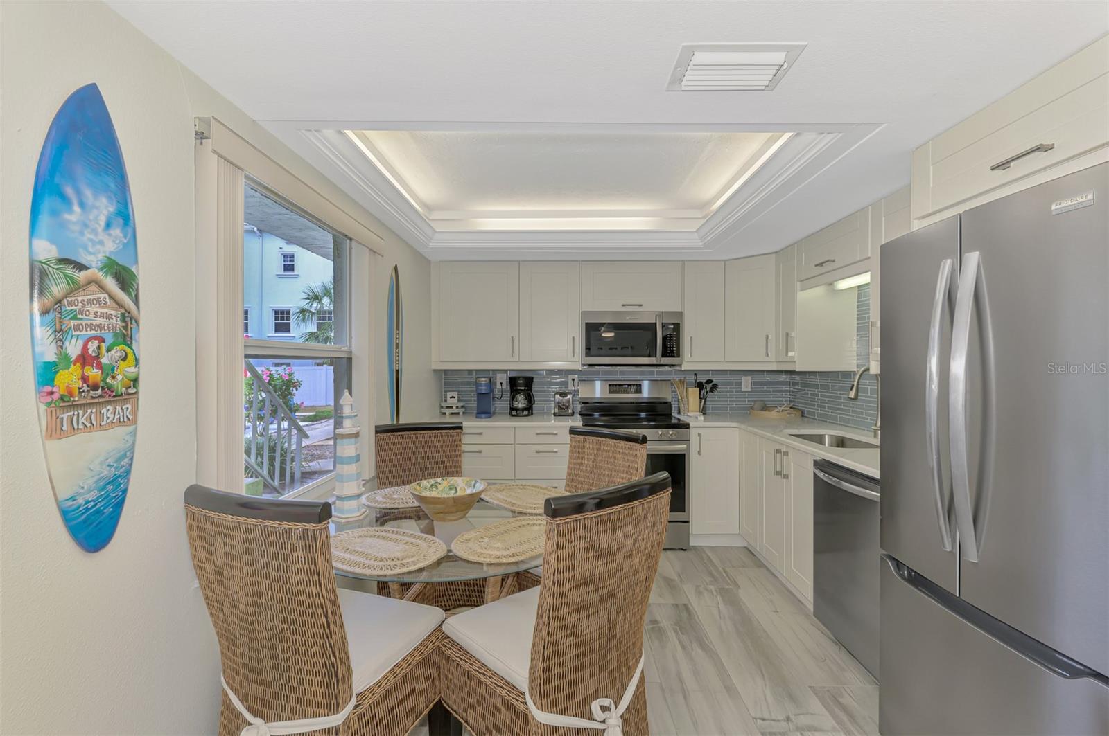 TWIN BANYAN - Residential Lease