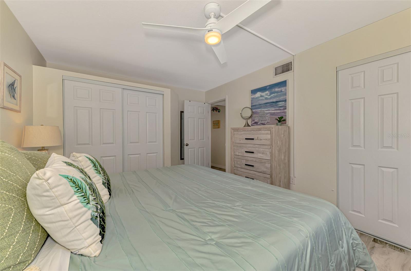TWIN BANYAN - Residential Lease