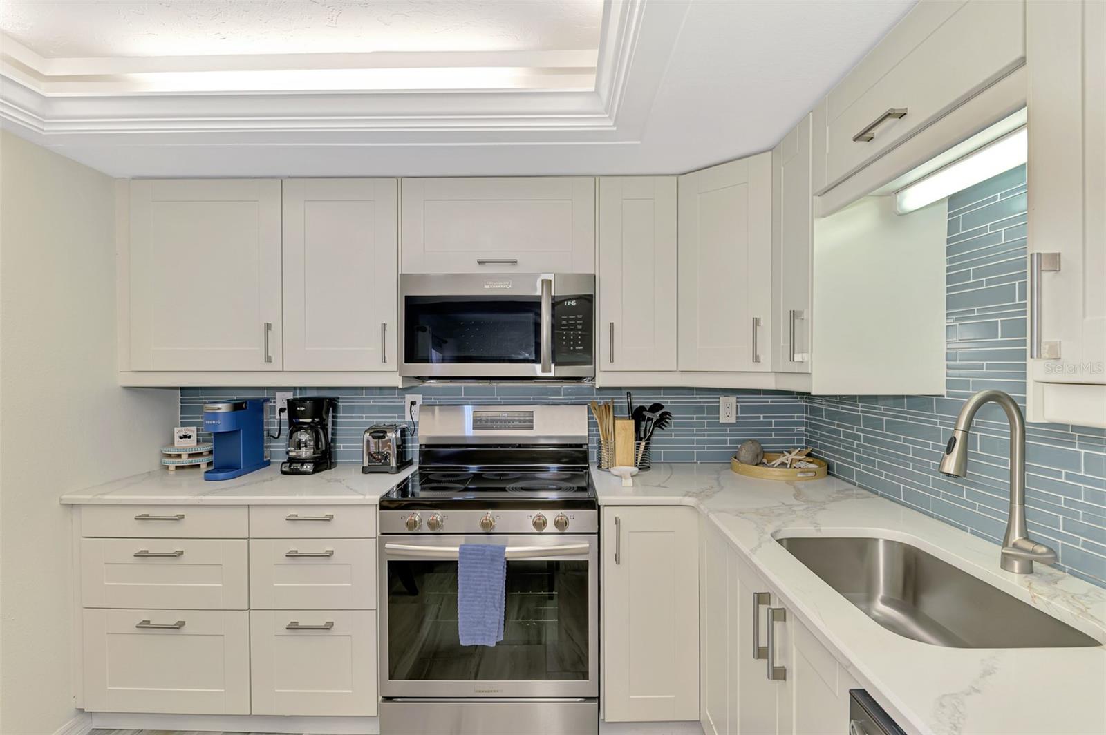 TWIN BANYAN - Residential Lease