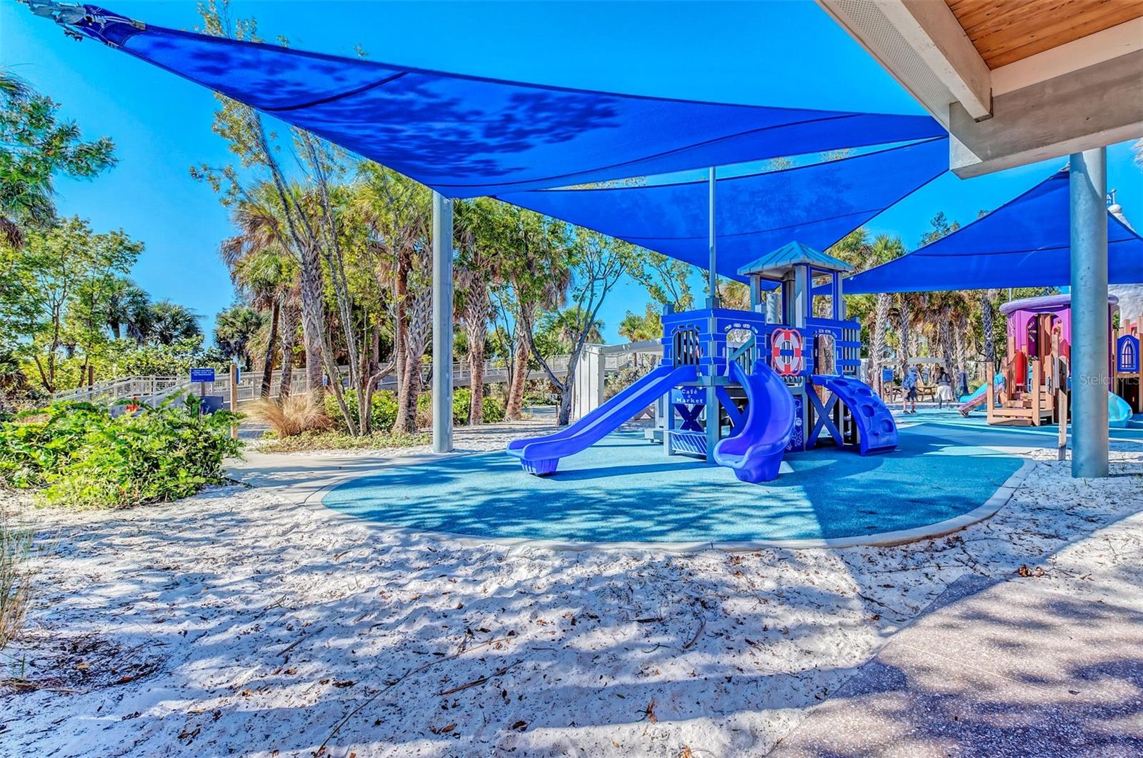 TWIN BANYAN - Residential Lease
