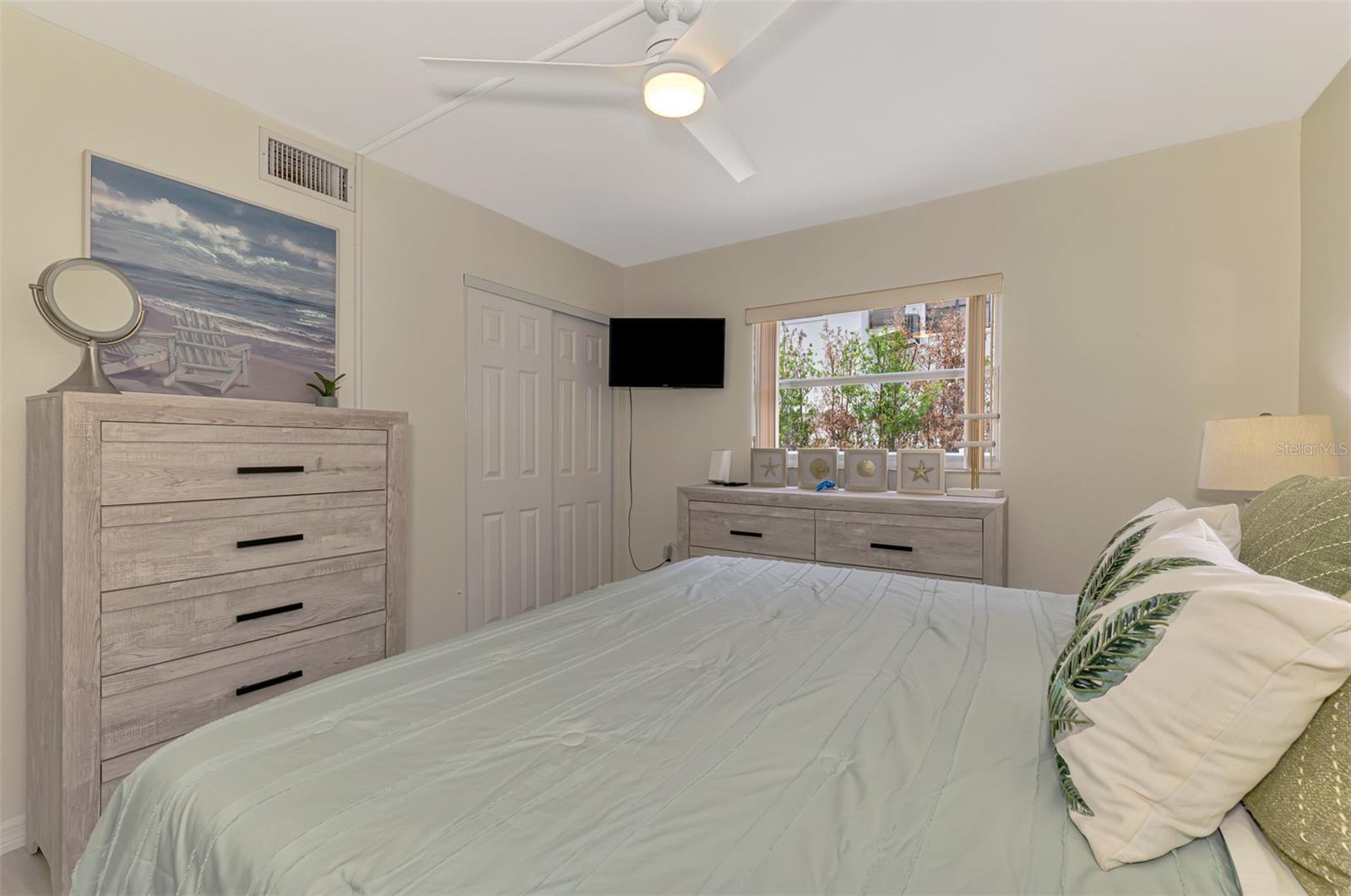 TWIN BANYAN - Residential Lease