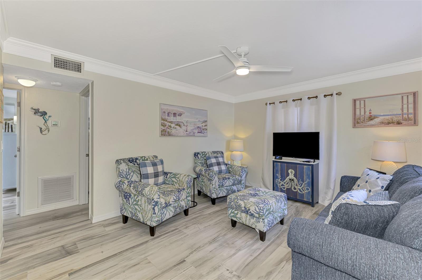TWIN BANYAN - Residential Lease