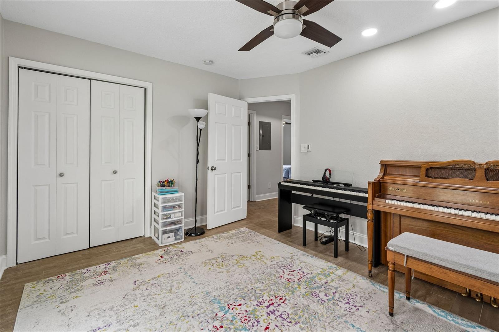 BAYHILL ESTATES 2ND ADD - Residential