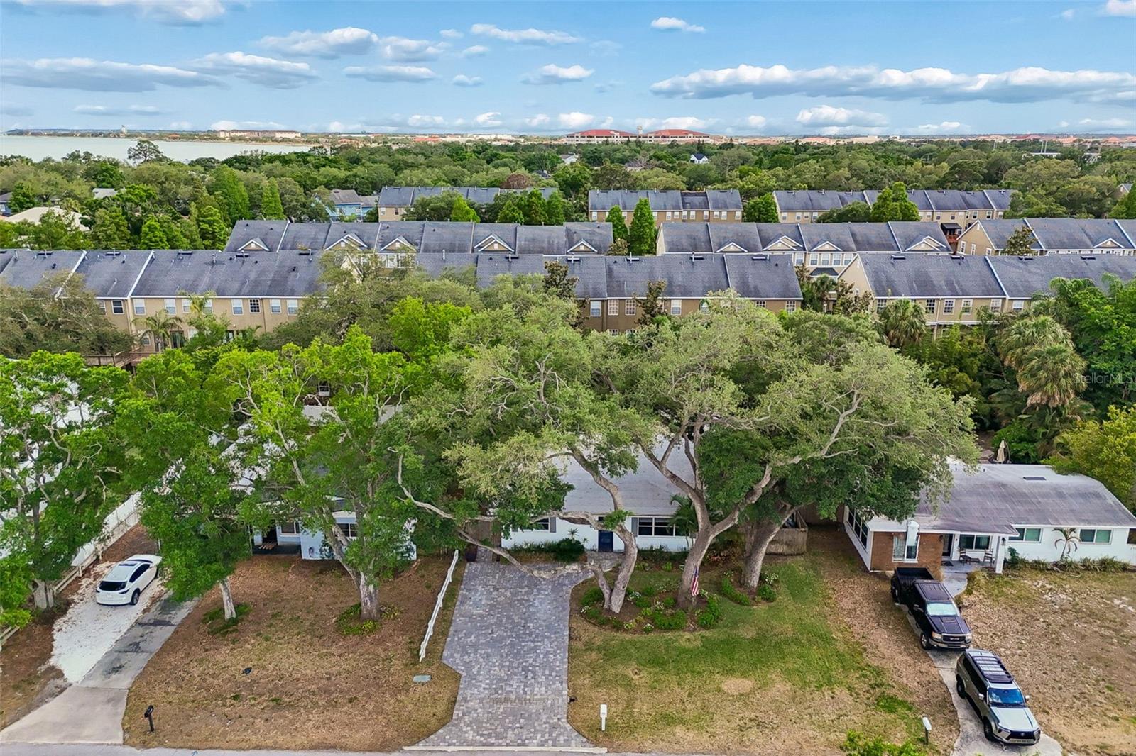 BAYHILL ESTATES 2ND ADD - Residential