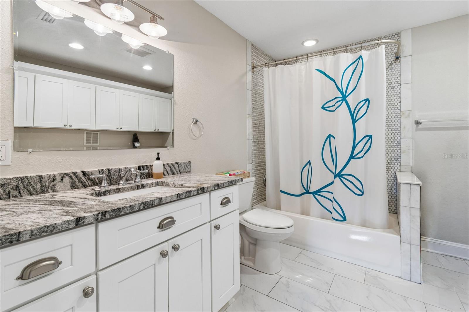 BAYHILL ESTATES 2ND ADD - Residential