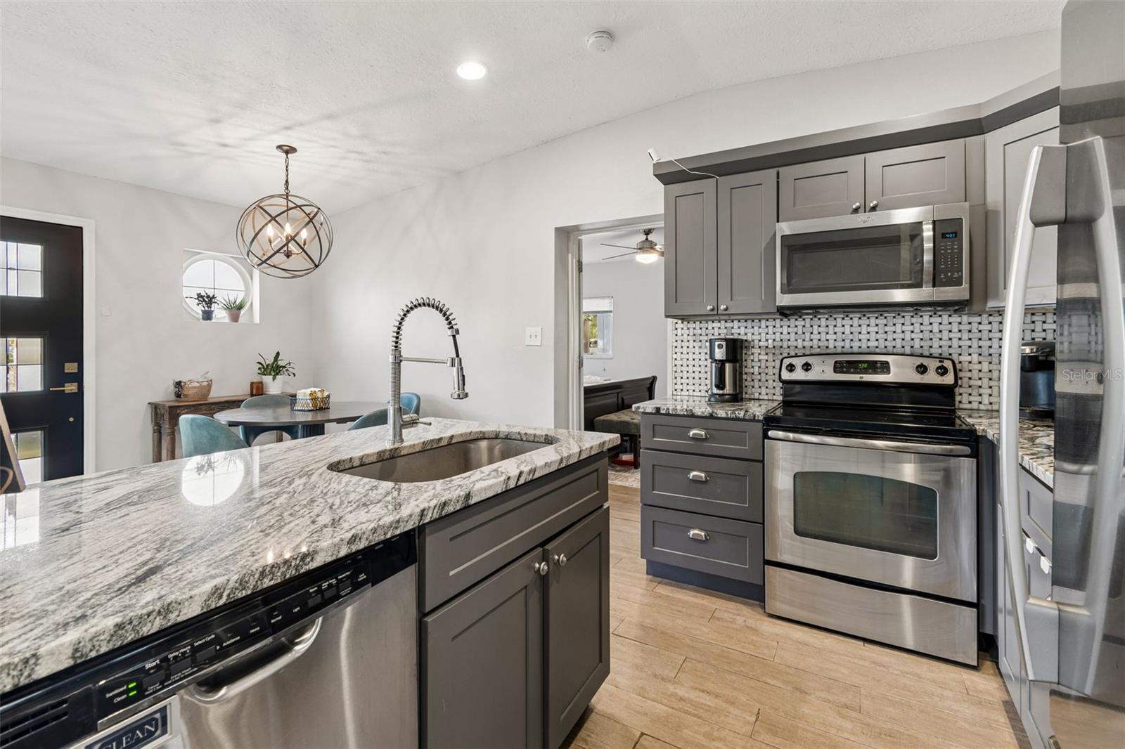 BAYHILL ESTATES 2ND ADD - Residential