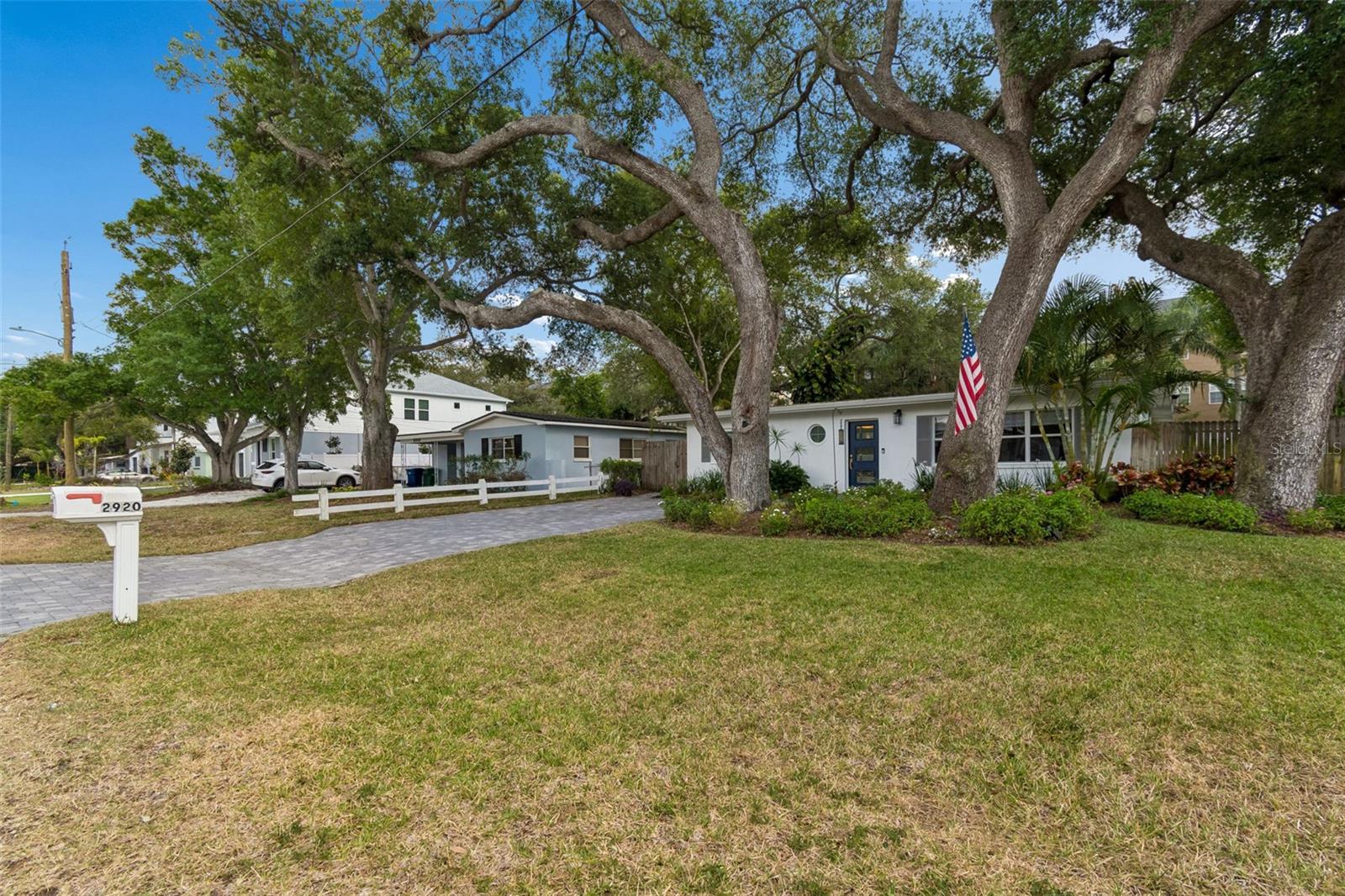 2920 W ELLIS DRIVE