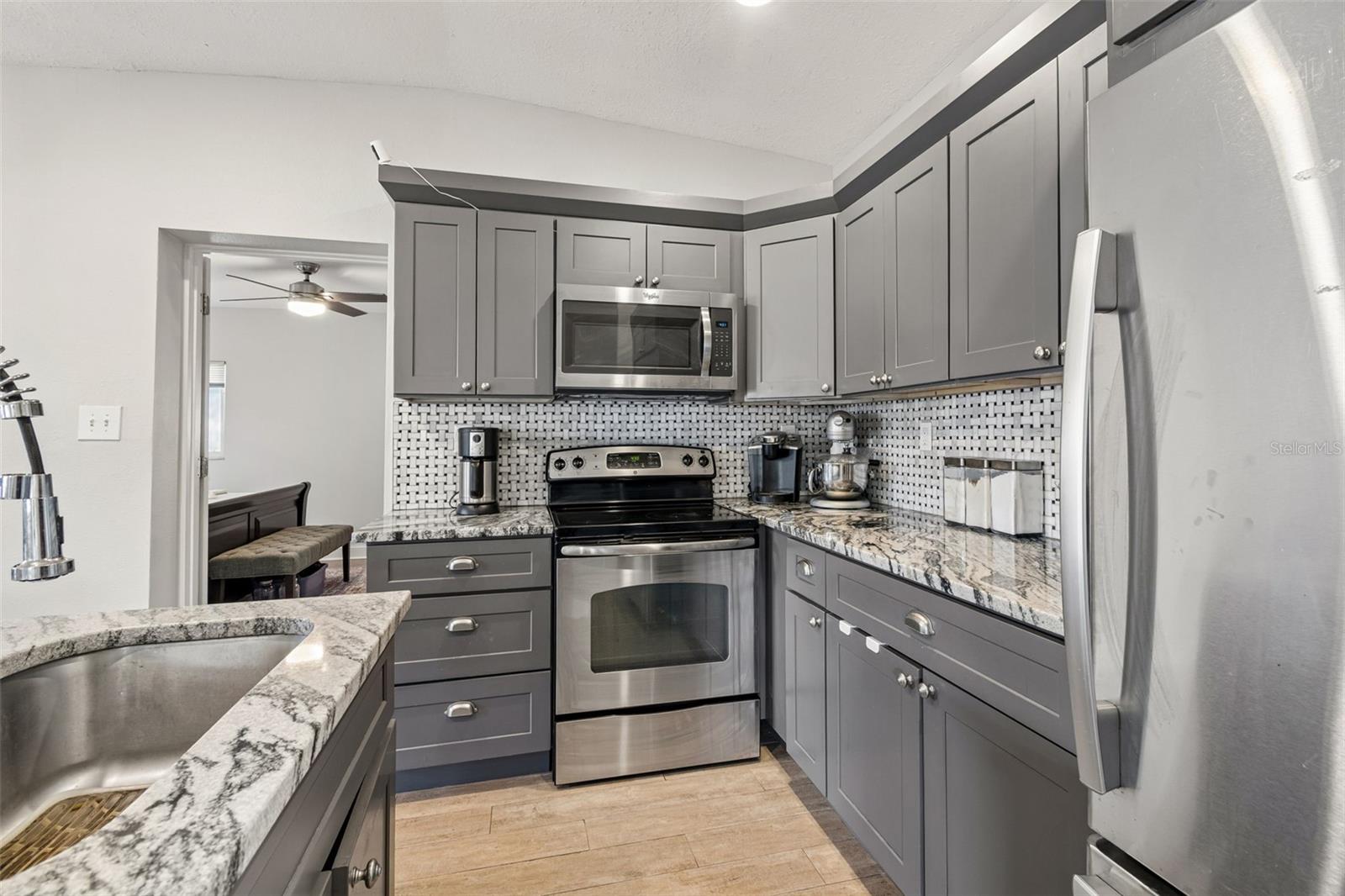 BAYHILL ESTATES 2ND ADD - Residential