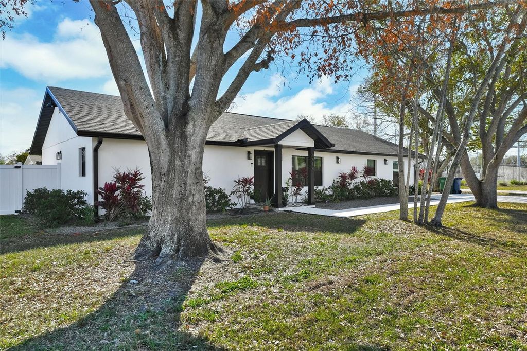 Photo of 5414 S Himes Avenue, Tampa, FL 33611 (MLS # O6385379)