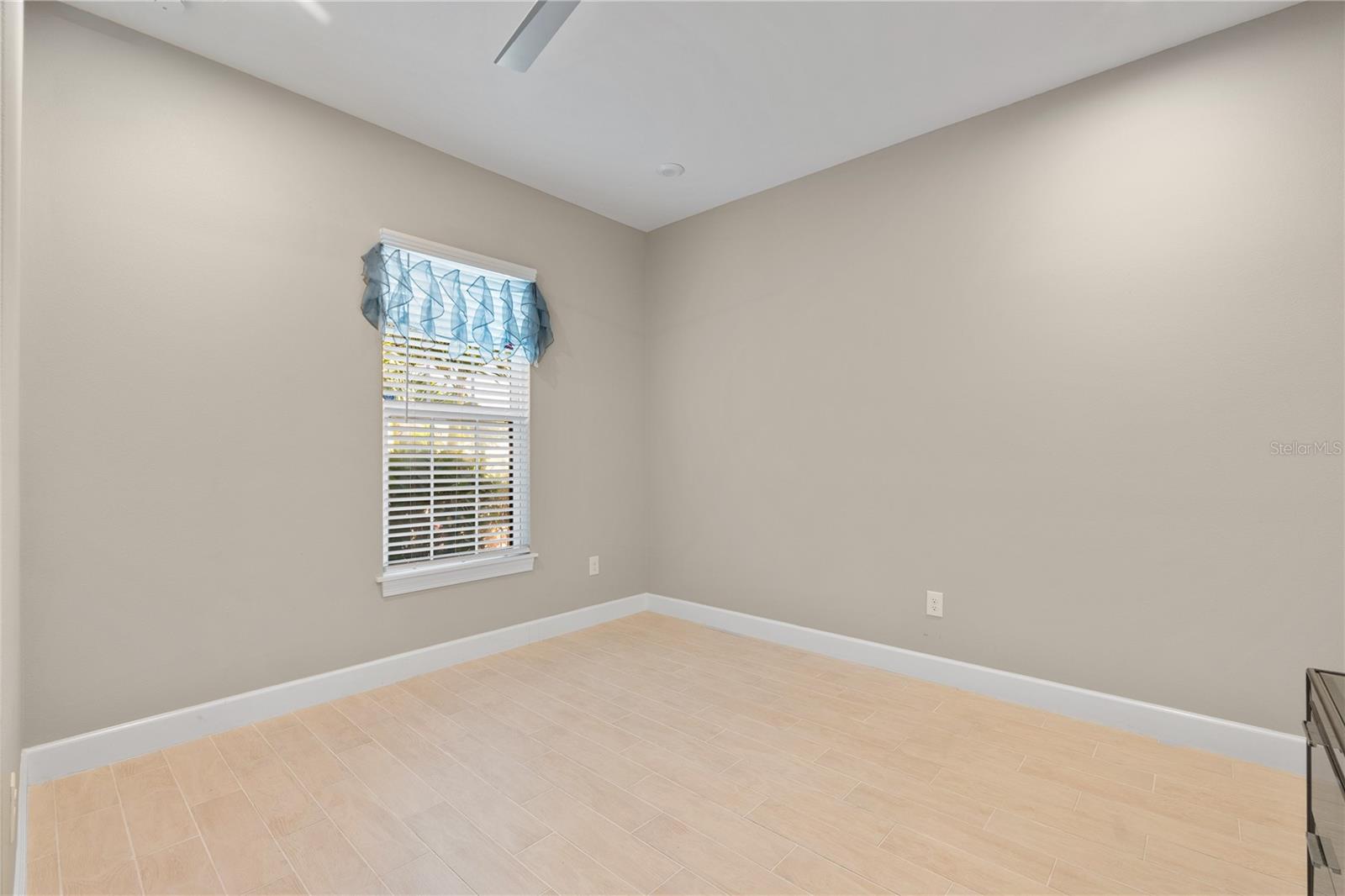 AZARIO ESPLANADE PH II SUBPH C-O - Residential