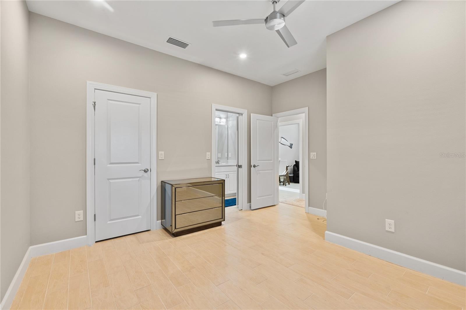 AZARIO ESPLANADE PH II SUBPH C-O - Residential