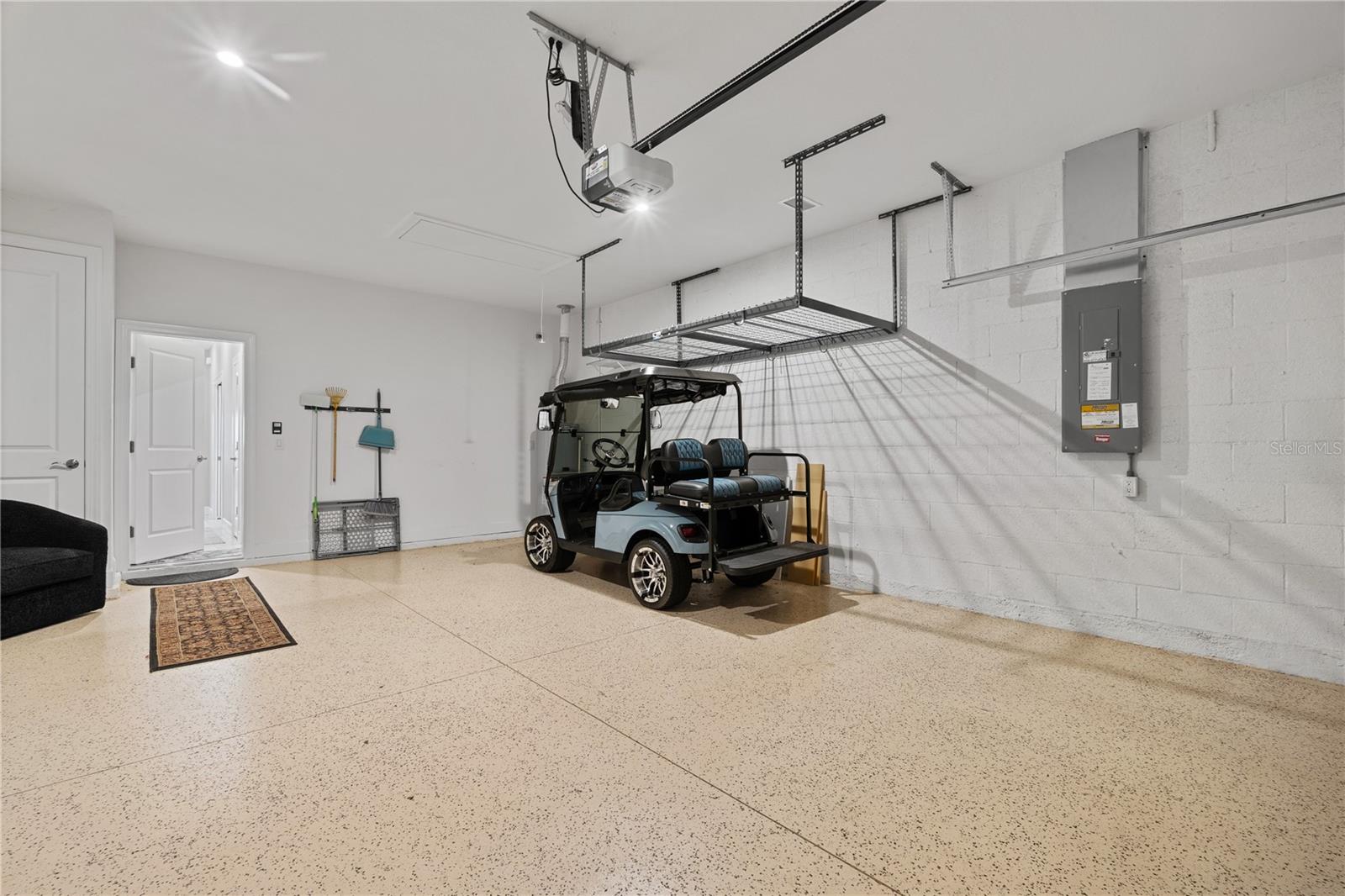 AZARIO ESPLANADE PH II SUBPH C-O - Residential