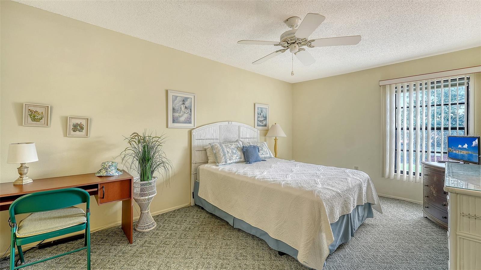 COUNTRY VILLAGE SECTION 4 - Residential