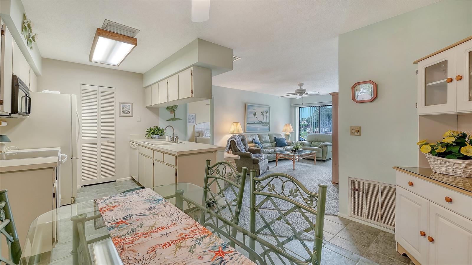 COUNTRY VILLAGE SECTION 4 - Residential