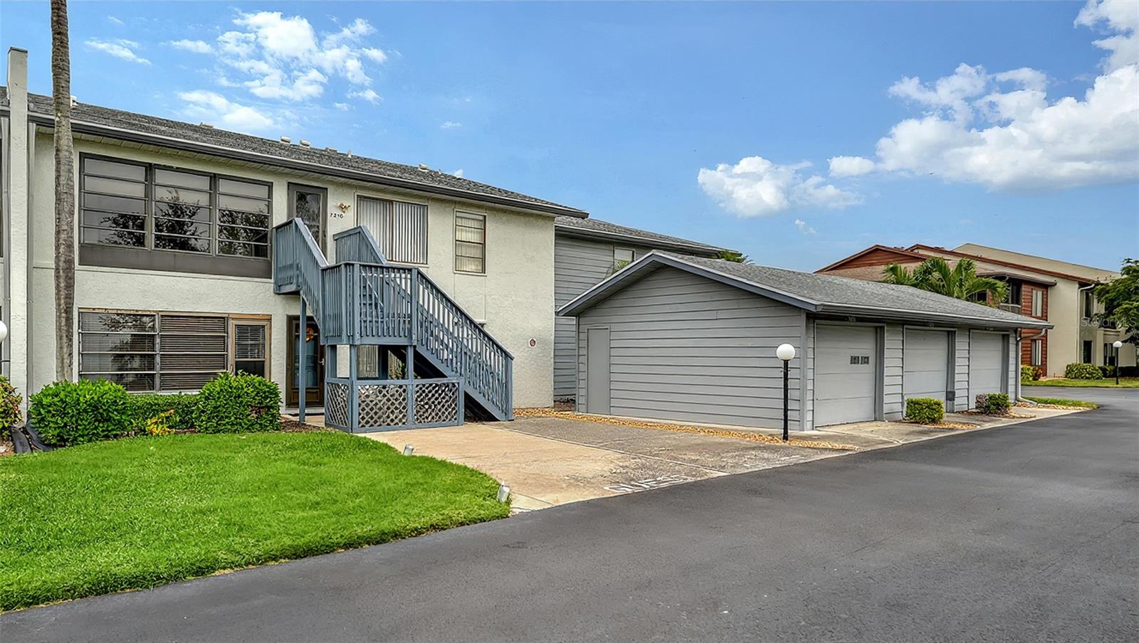 COUNTRY VILLAGE SECTION 4 - Residential