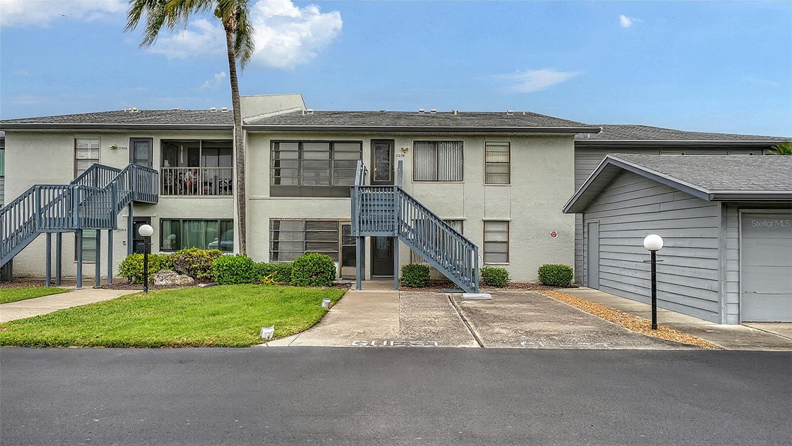 COUNTRY VILLAGE SECTION 4 - Residential