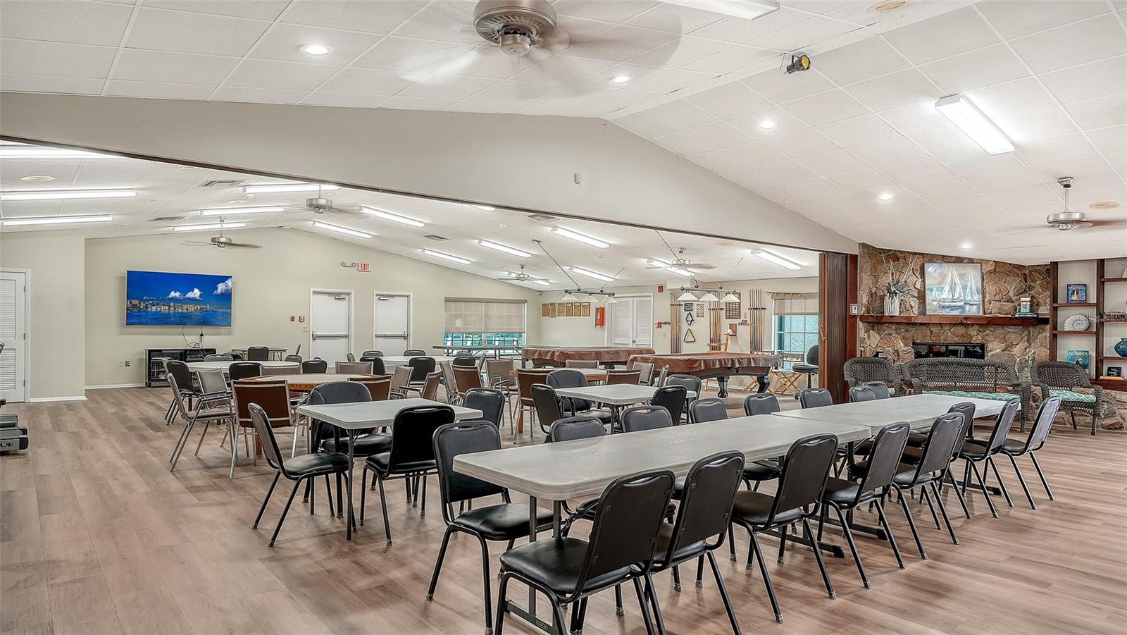 COUNTRY VILLAGE SECTION 4 - Residential