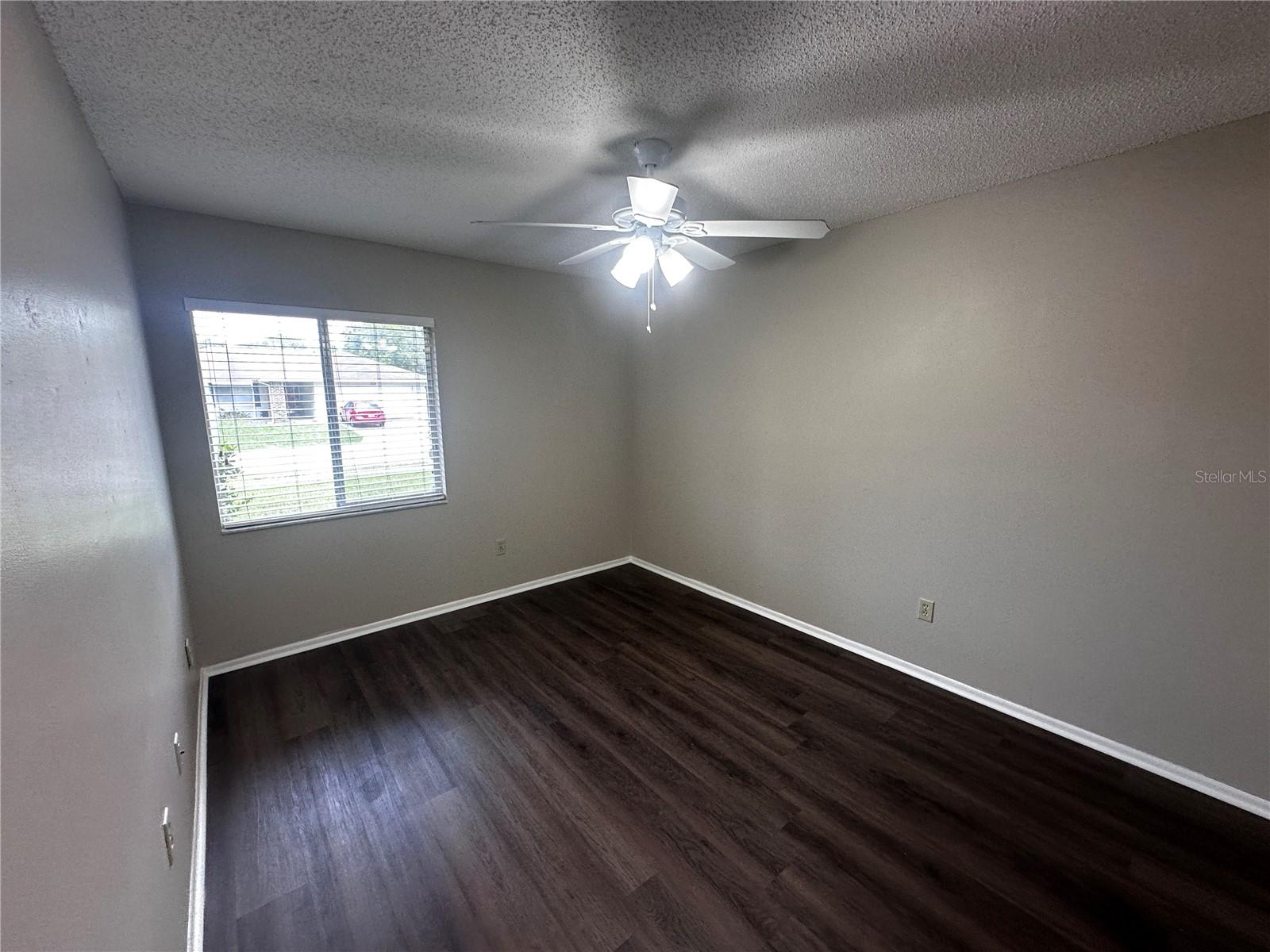 STERLING PARK UNIT 03 - Residential Lease