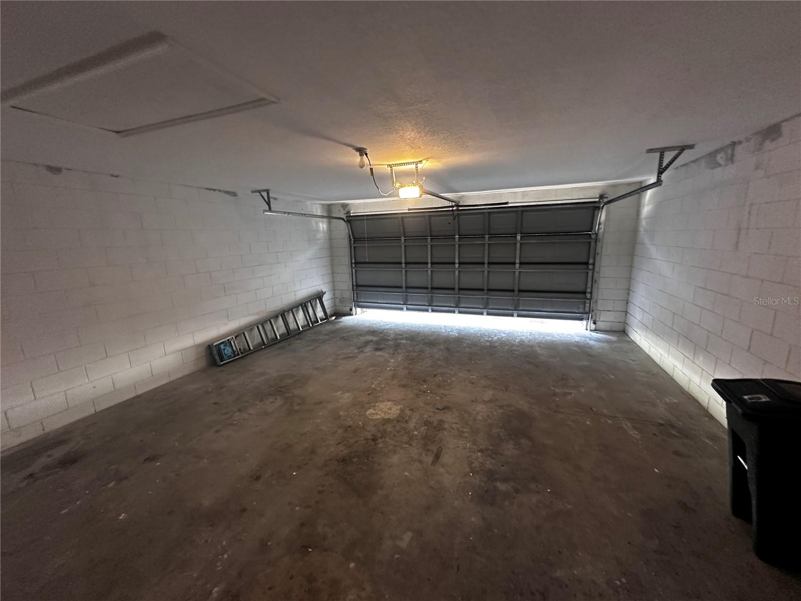 STERLING PARK UNIT 03 - Residential Lease