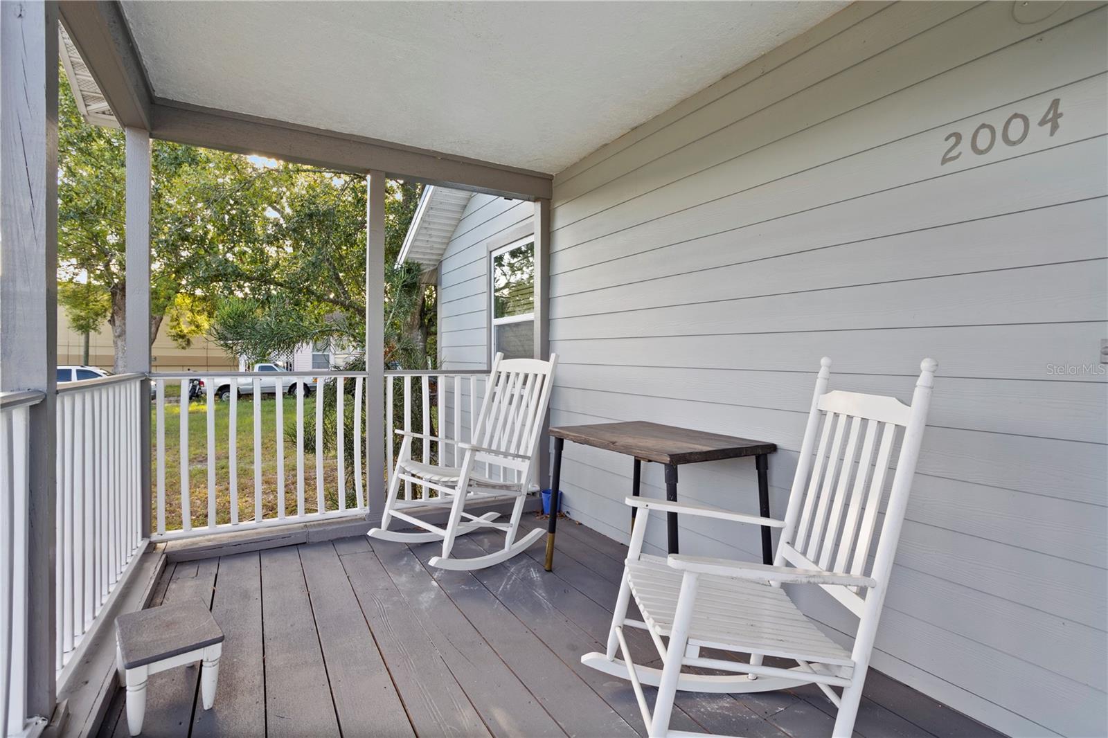 LAWNDALE - Residential Lease