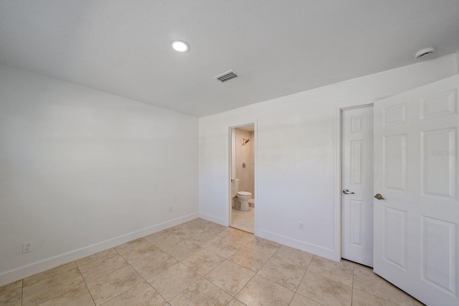 HARBOR OAKS - Residential