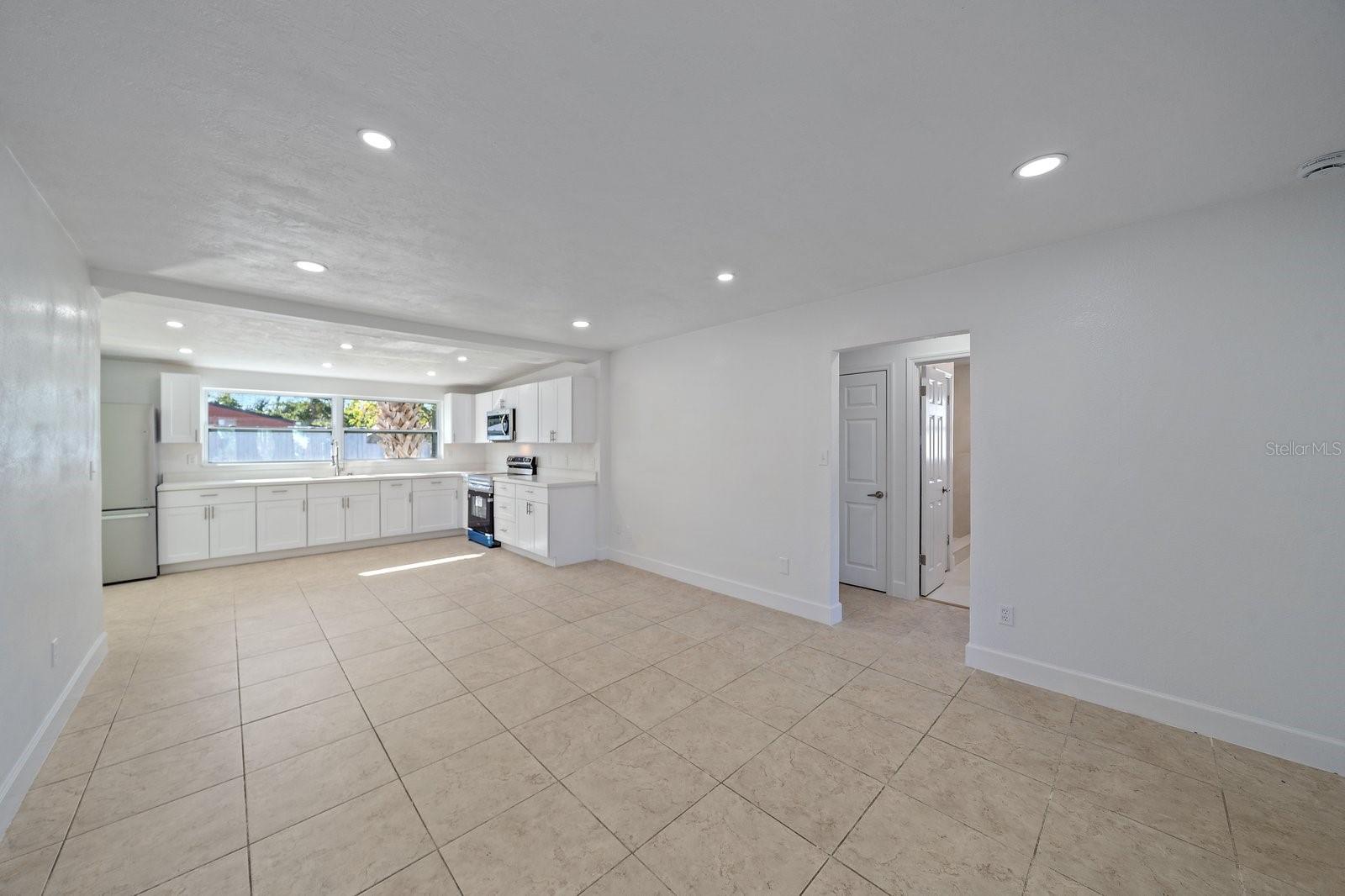 HARBOR OAKS - Residential