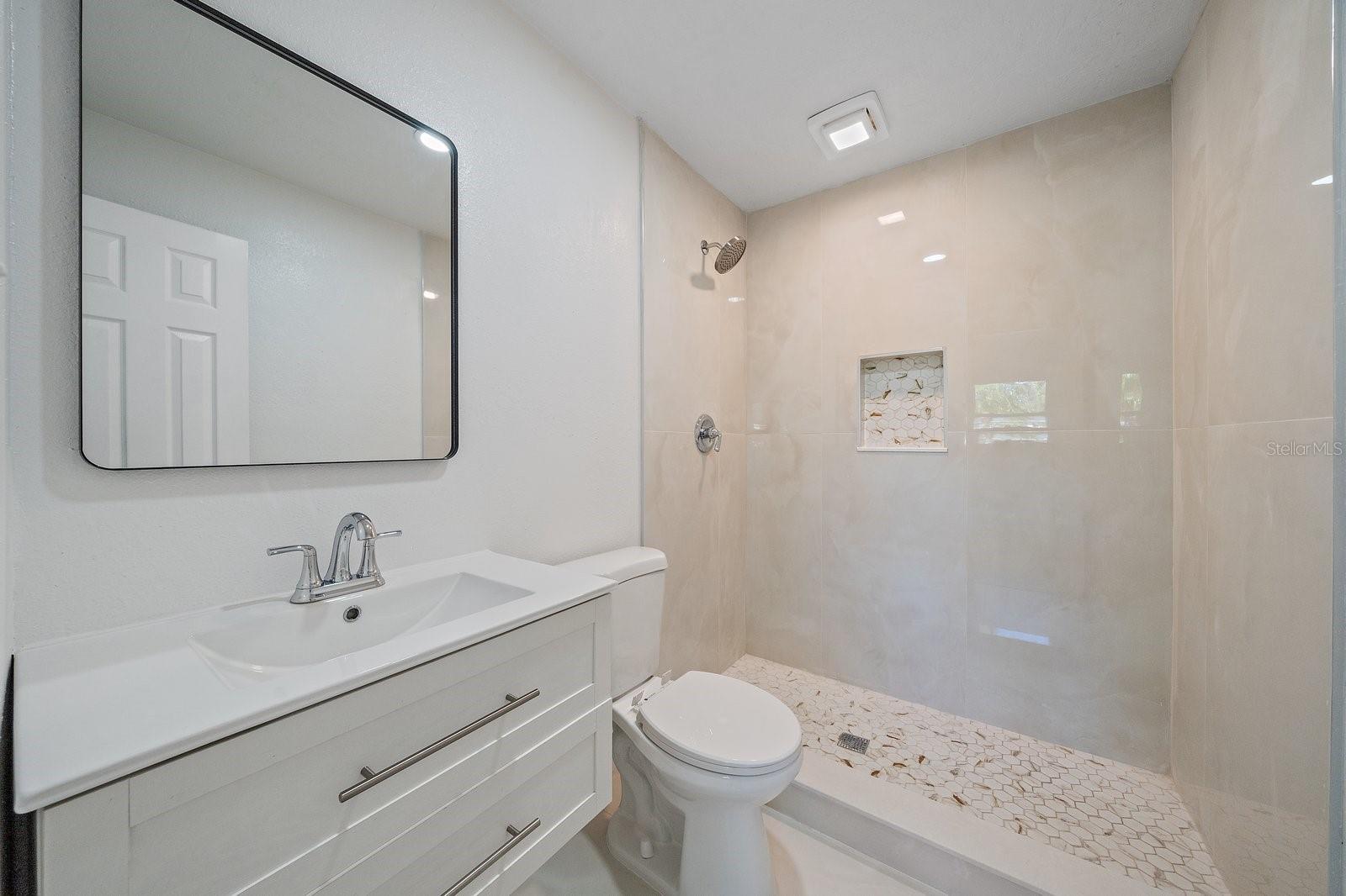 HARBOR OAKS - Residential