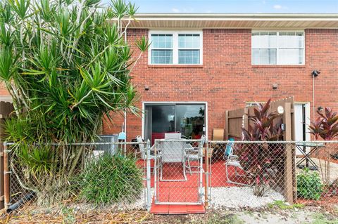 A home in LAKELAND