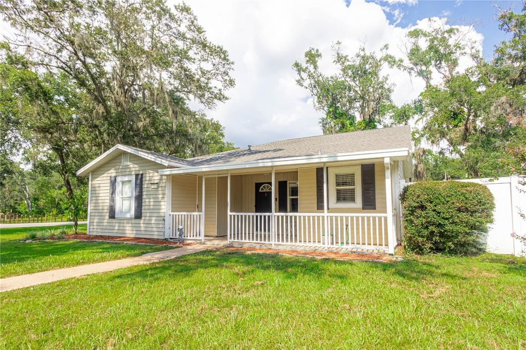 Photo of 1116 N Johnson Street, Plant City, FL 33563 (MLS # TB8413421)