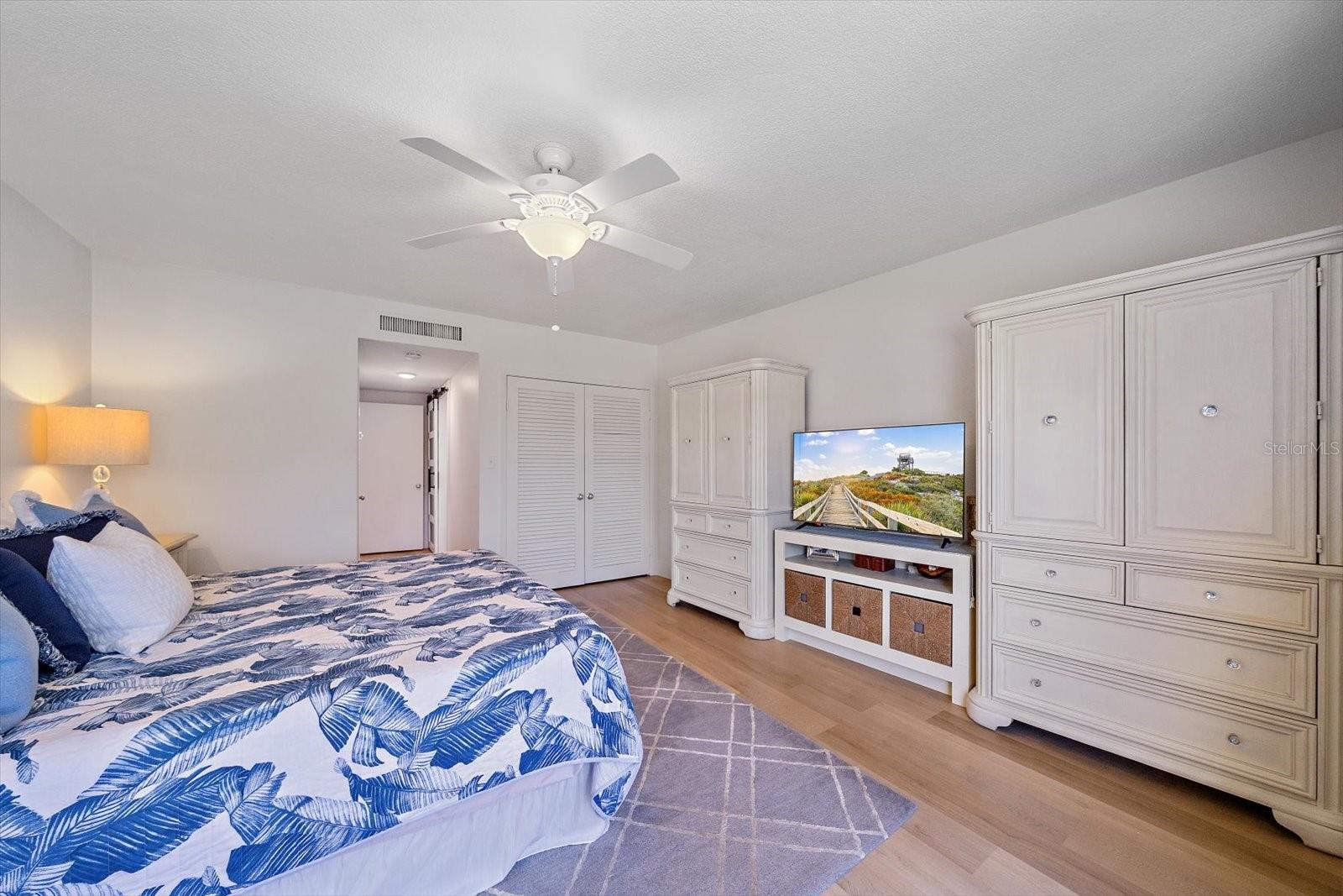 SANDS POINT - Residential