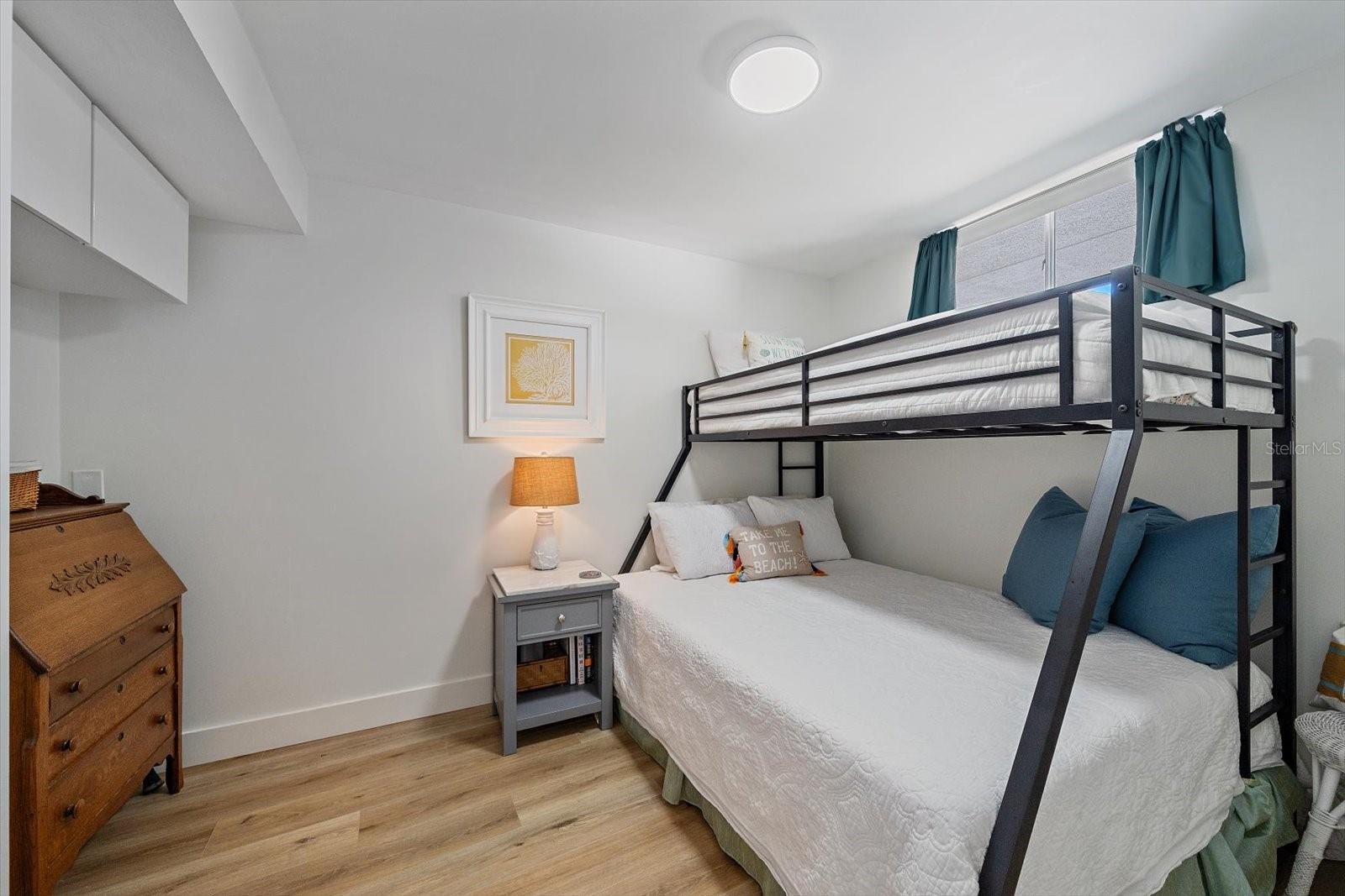 SANDS POINT - Residential