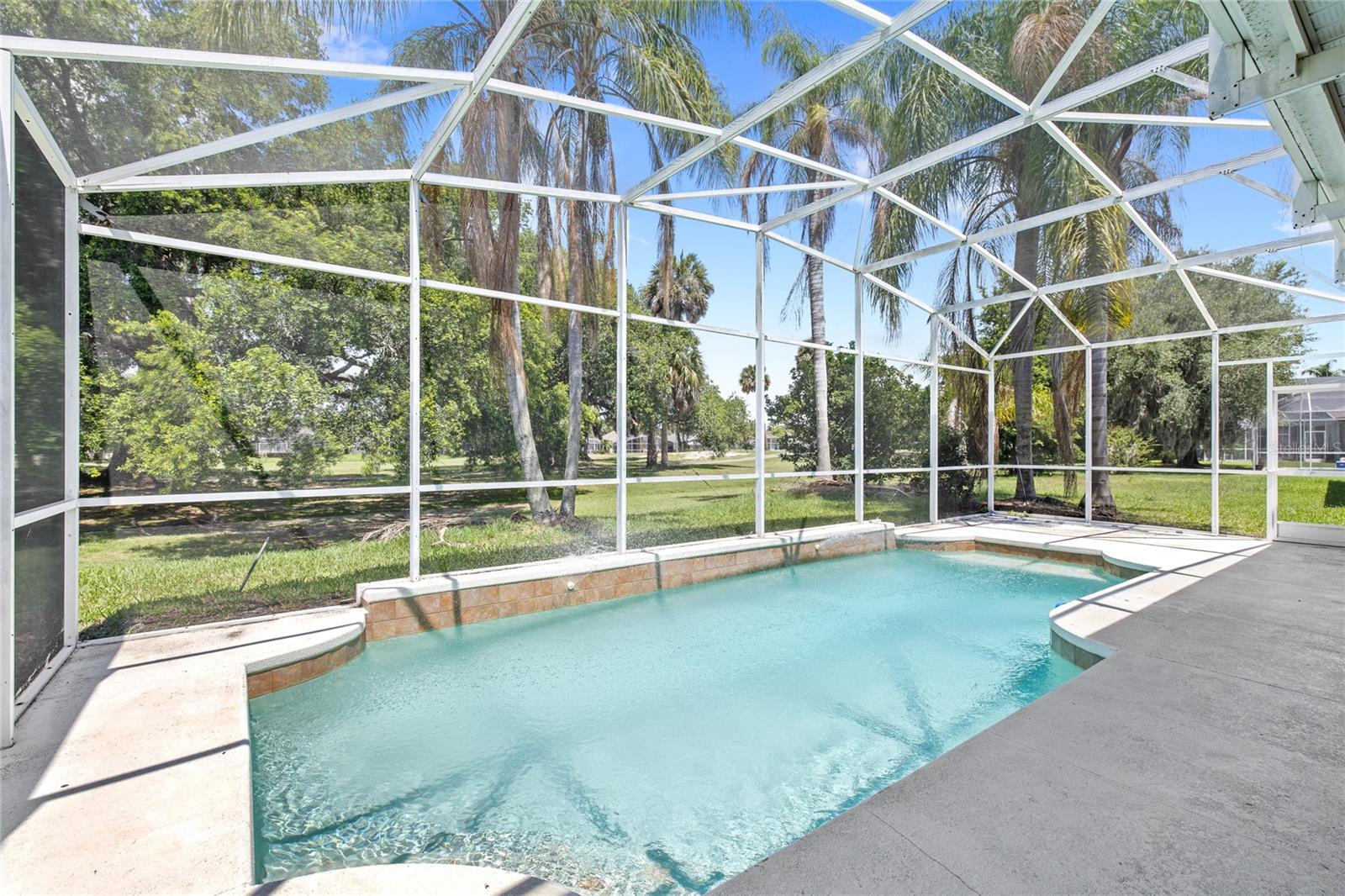 1726 GOLFVIEW DRIVE