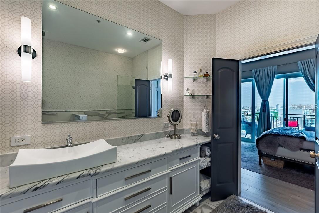 VENTANA A CONDO - Residential