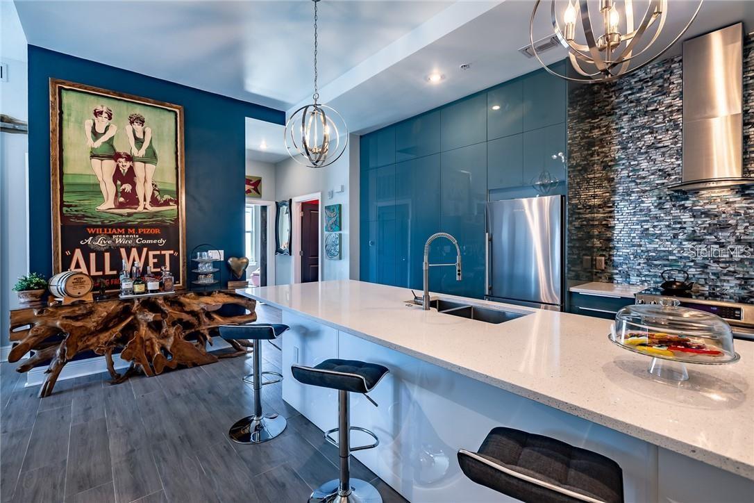 1238 E KENNEDY BOULEVARD 1001