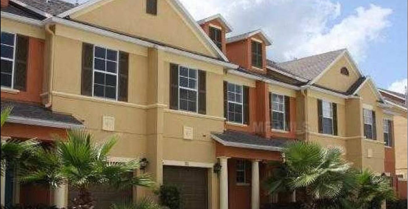 Beautiful Townhome in Reunion on a GOLF COURSE!!! Corner Unit. Relax on your porch, overlooking the Golf course!!
Gated community. 3 bed/2.5 bath/1 car garage. Must see video!!